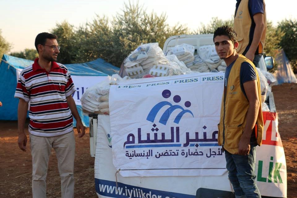 منظمة_منبر_الشام توزيع الاغاثة في الداخل_السوري في مخيم الكفرة